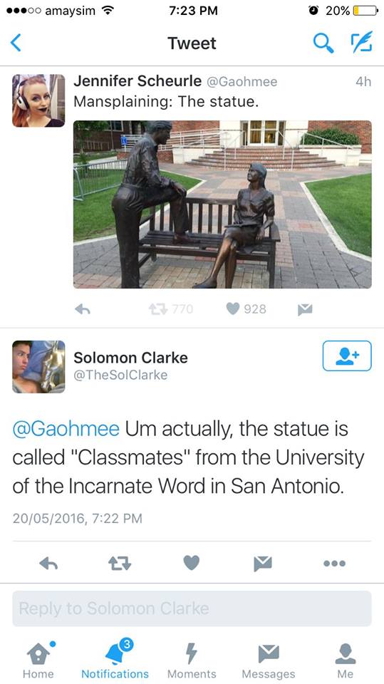 -Açüklamanın heykeli -Hımm aslında bu  heykelin adı "Sınıf Arkadaşları",  San Antonio'daki Mücessem Dünya Üniversitesi'nden. 