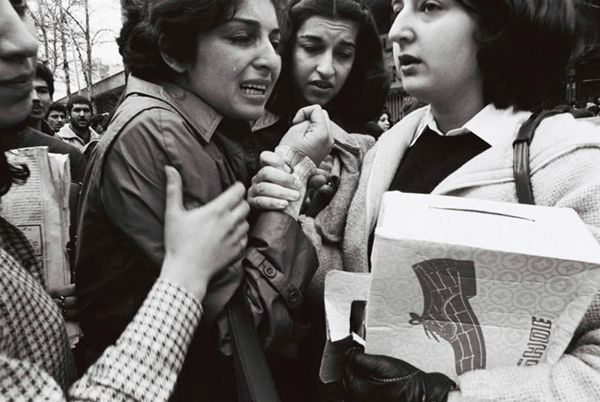 iran-kadinlar-protesto-5